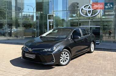 Седан Toyota Corolla 2020 в Киеве