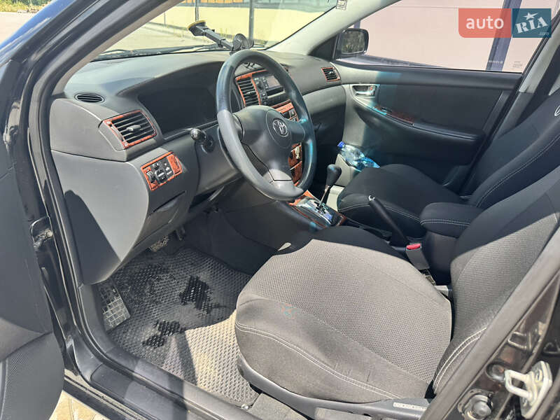 Хэтчбек Toyota Corolla 2004 в Виннице