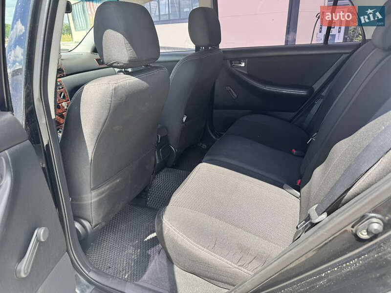 Хэтчбек Toyota Corolla 2004 в Виннице
