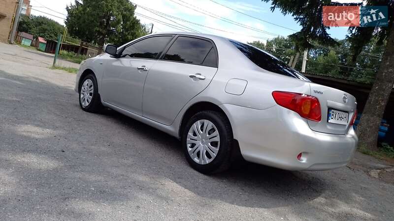 Седан Toyota Corolla 2008 в Хмельницькому