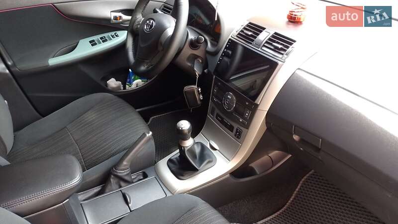 Седан Toyota Corolla 2008 в Хмельницькому