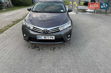 Седан Toyota Corolla 2013 в Трускавці