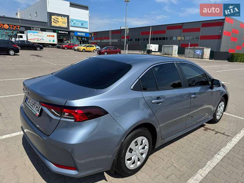 Седан Toyota Corolla 2022 в Києві
