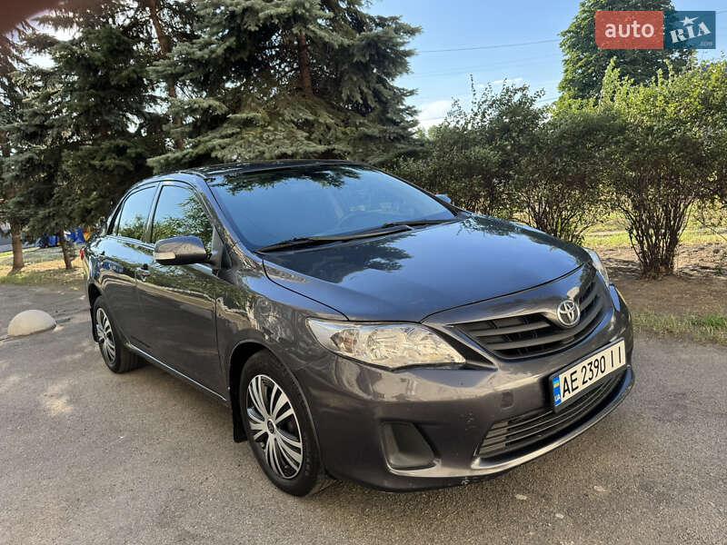 Седан Toyota Corolla 2010 в Дніпрі