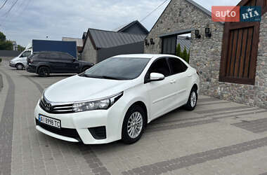 Седан Toyota Corolla 2015 в 