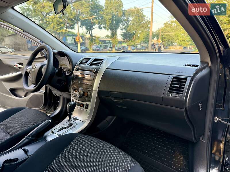 Седан Toyota Corolla 2013 в Одессе