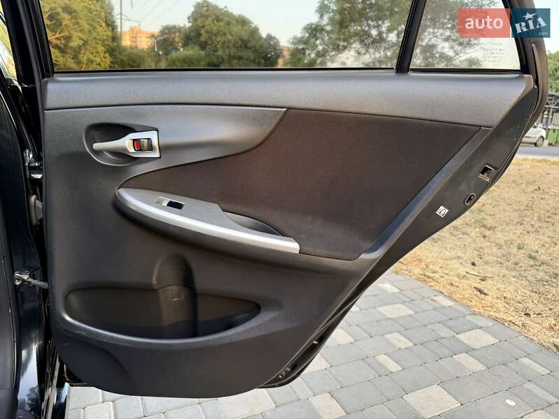 Седан Toyota Corolla 2013 в Одессе