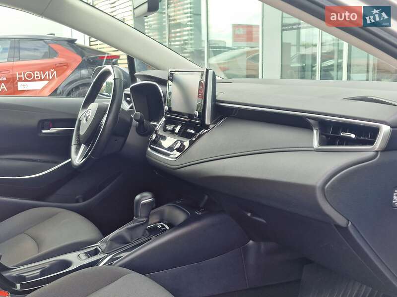 Седан Toyota Corolla 2019 в Рівному