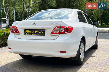 Седан Toyota Corolla 2013 в 