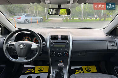Седан Toyota Corolla 2013 в 