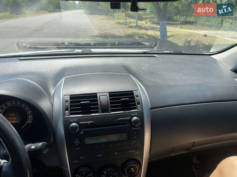 Седан Toyota Corolla 2010 в Арцизові