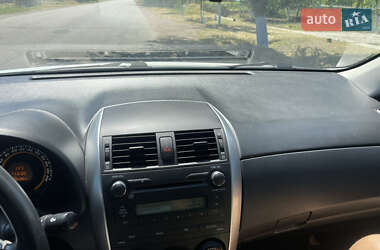 Седан Toyota Corolla 2010 в 