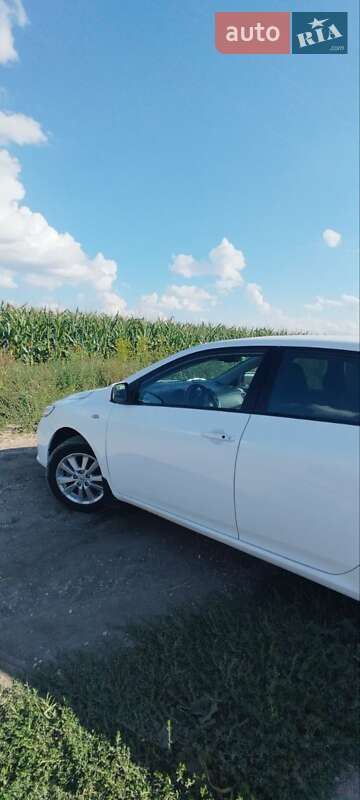 Седан Toyota Corolla 2008 в Тернополі