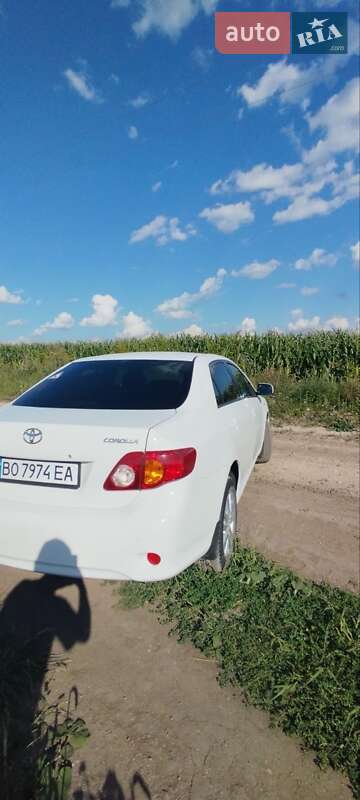 Седан Toyota Corolla 2008 в Тернополі