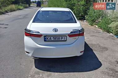 Седан Toyota Corolla 2016 в 