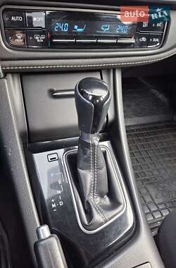 Седан Toyota Corolla 2016 в 