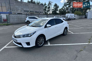 Седан Toyota Corolla 2013 в Києві