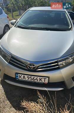Седан Toyota Corolla 2014 в Киеве