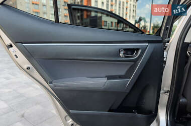 Седан Toyota Corolla 2014 в 