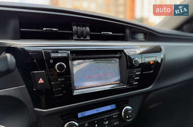 Седан Toyota Corolla 2014 в 