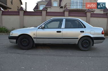 Седан Toyota Corolla 2000 в 