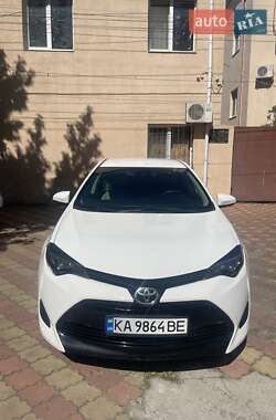 Седан Toyota Corolla 2018 в 