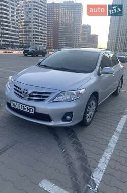 Седан Toyota Corolla 2013 в Киеве