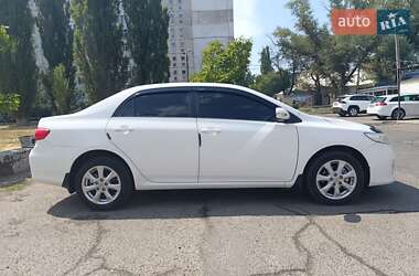 Седан Toyota Corolla 2013 в 