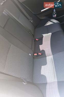 Седан Toyota Corolla 2013 в 