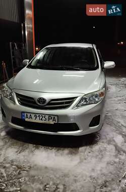 Седан Toyota Corolla 2012 в Полтаве