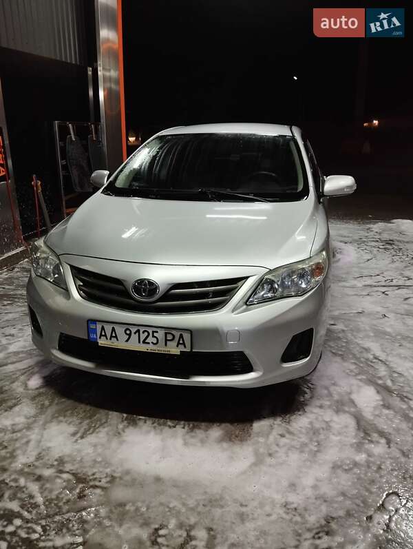 Седан Toyota Corolla 2012 в 