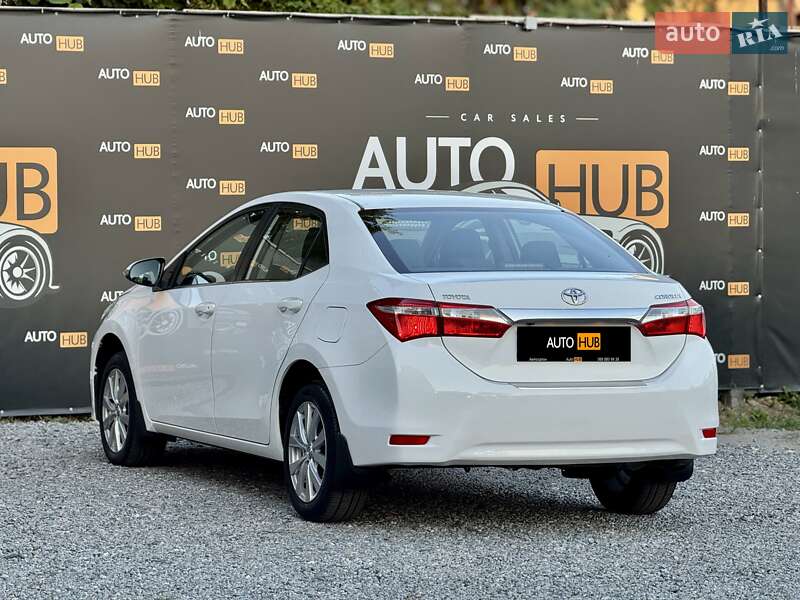 Седан Toyota Corolla 2013 в Харкові