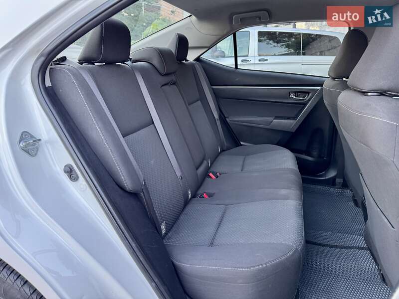 Седан Toyota Corolla 2013 в Харкові