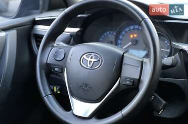 Седан Toyota Corolla 2016 в 
