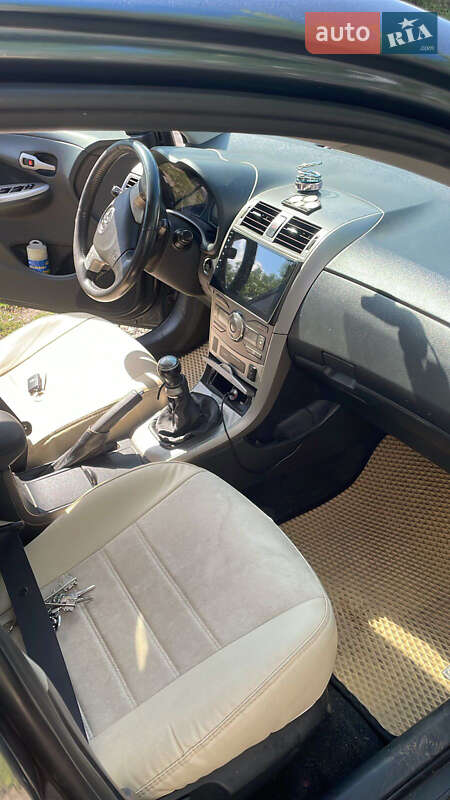 Седан Toyota Corolla 2008 в Сумах