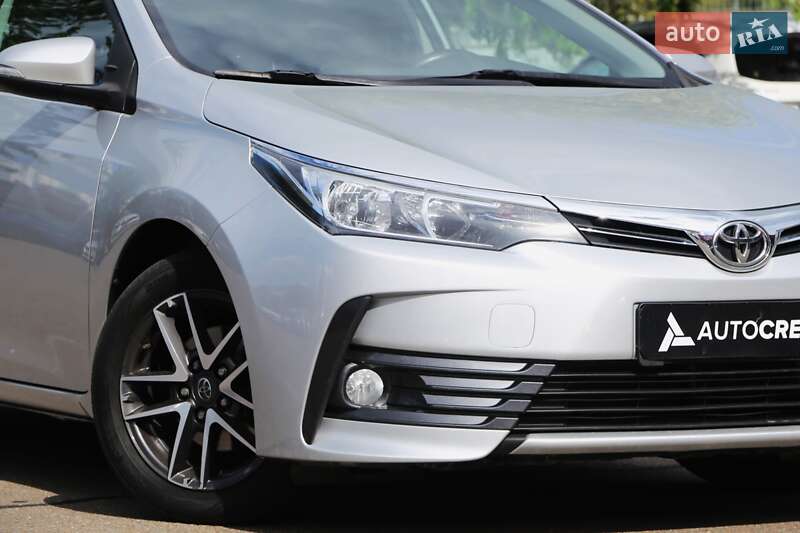Седан Toyota Corolla 2018 в Києві