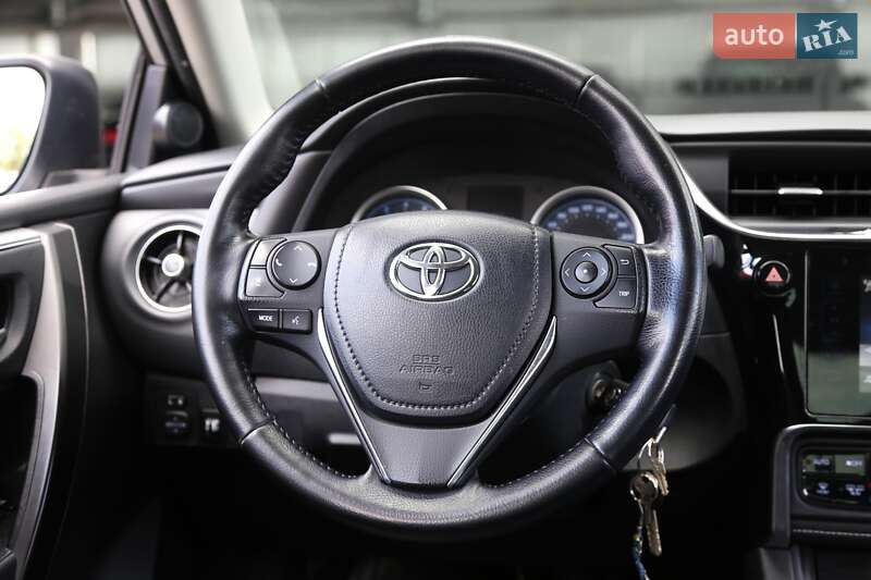 Седан Toyota Corolla 2018 в Києві