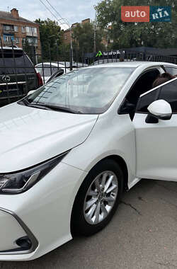 Седан Toyota Corolla 2019 в Киеве