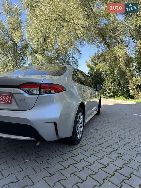 Седан Toyota Corolla 2022 в Хмельницком