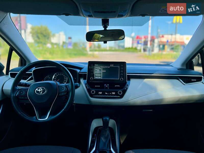 Седан Toyota Corolla 2019 в Киеве