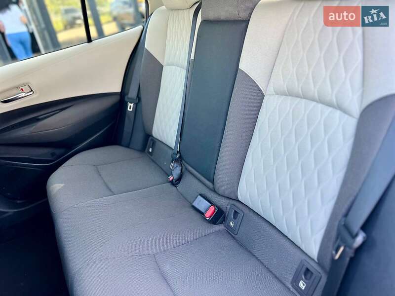 Седан Toyota Corolla 2019 в Киеве