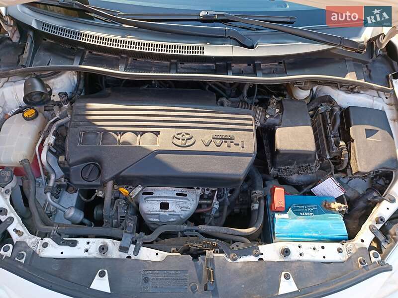 Седан Toyota Corolla 2010 в Бердичеве