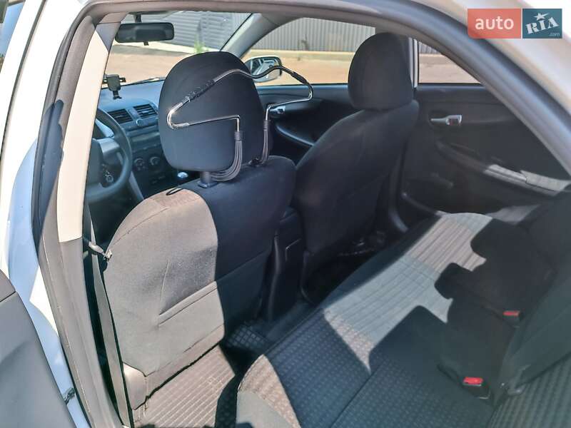 Седан Toyota Corolla 2010 в Бердичеве