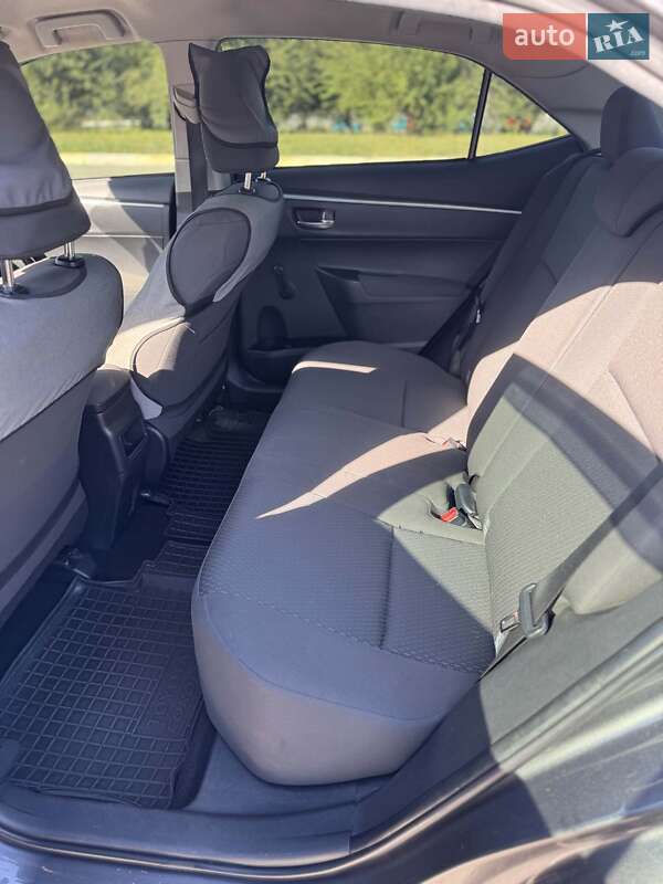 Седан Toyota Corolla 2017 в Буче