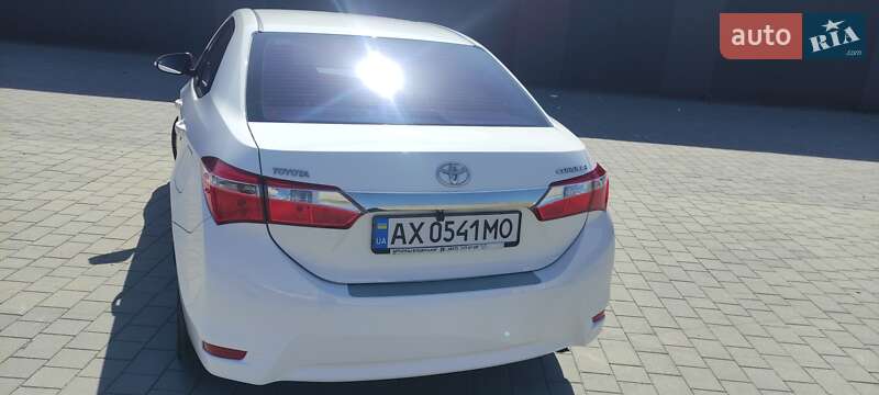 Седан Toyota Corolla 2016 в Хмельницком