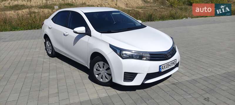 Седан Toyota Corolla 2016 в Хмельницком