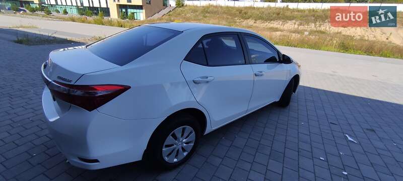 Седан Toyota Corolla 2016 в Хмельницком