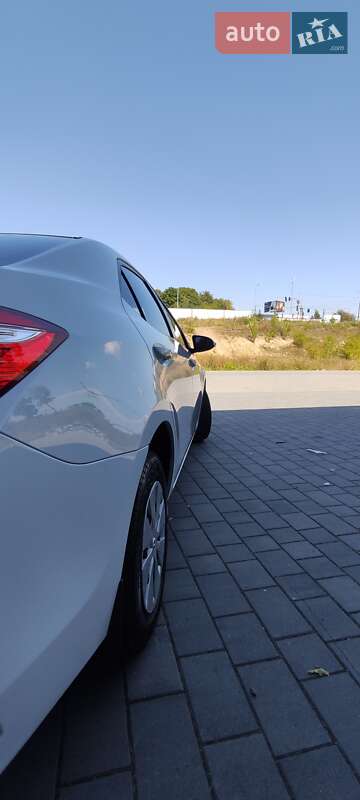 Седан Toyota Corolla 2016 в Хмельницком