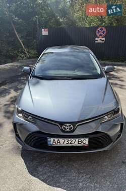 Седан Toyota Corolla 2022 в Києві