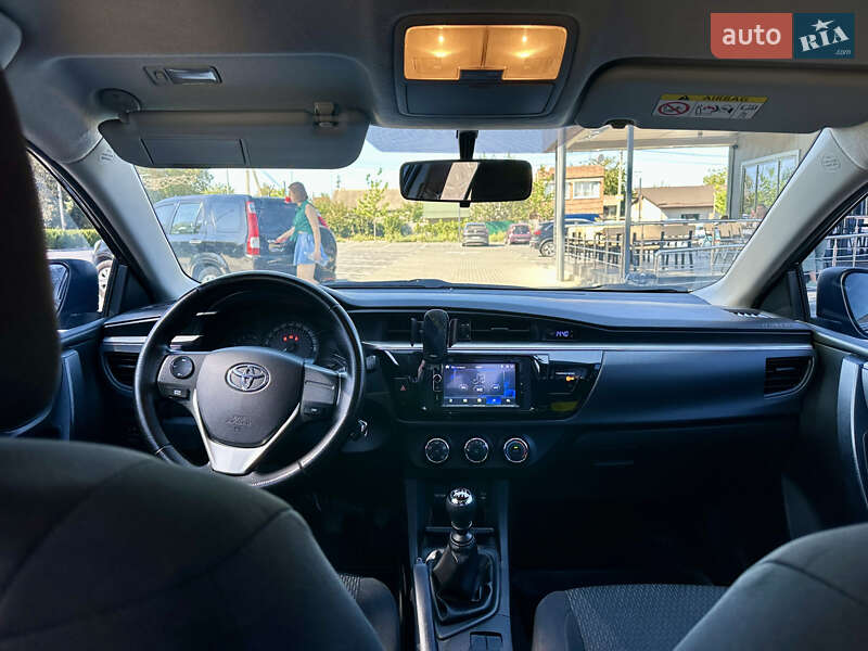 Седан Toyota Corolla 2013 в Вінниці фото 10 Седан Toyota Corolla 2013 в Вінниці